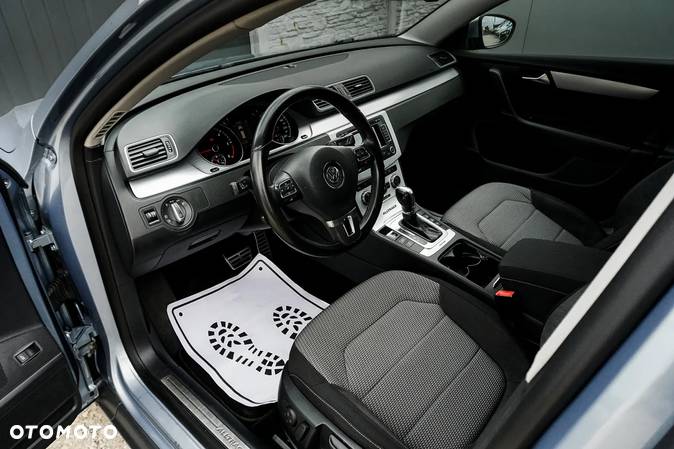 Volkswagen Passat Alltrack 2.0 TDI 4Motion DSG BlueMotion Tec - 21