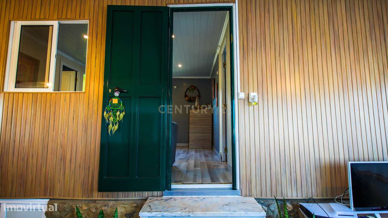 Maradia isolada em Fernão Ferro, Seixal - Grande imagem: 4/23