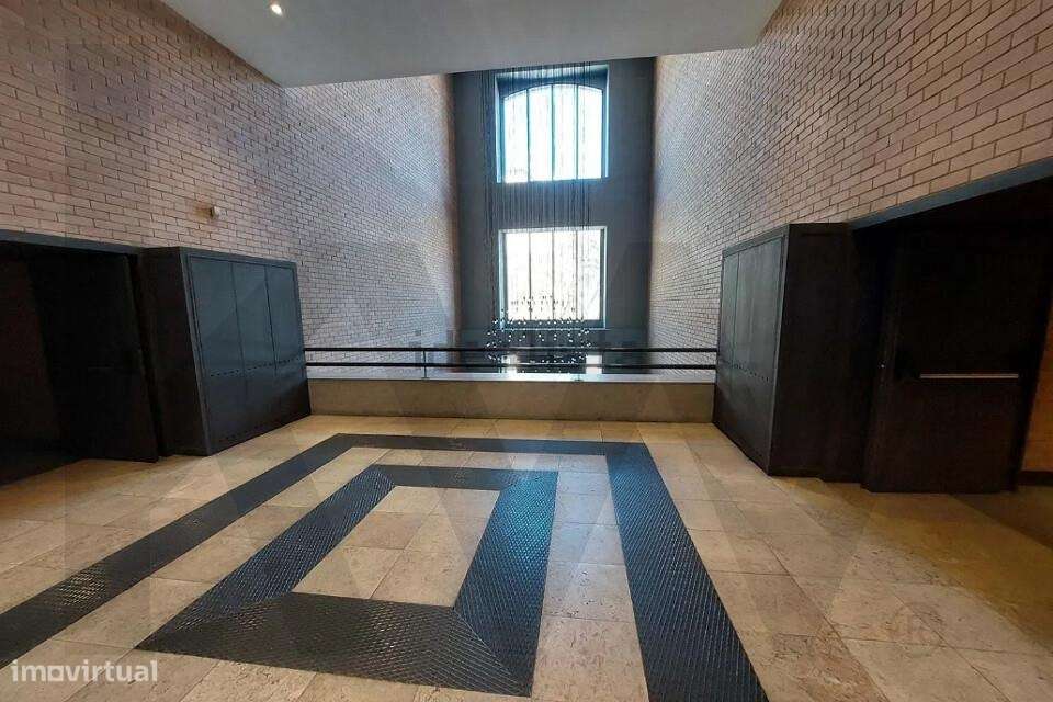 EXCLUSIVO LOFT T1 DUPLEX | ESTACIONAMENTO + ARRECADAÇÃO LISBOA JUNTO A - Grande imagem: 2/24