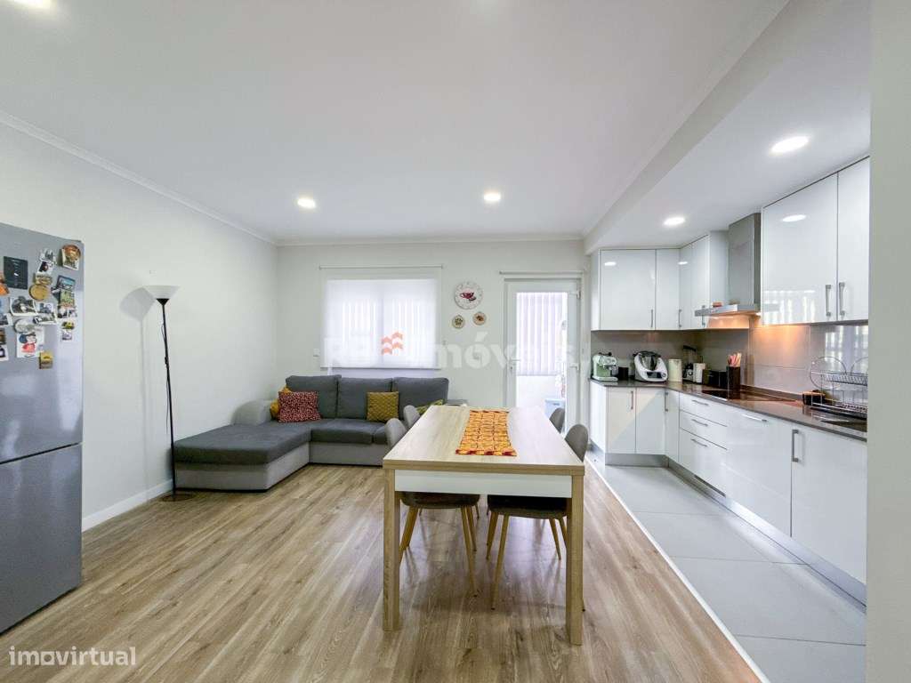 Apartamento T3 Remodelado c/ Varandas - Junto à Estação de Comboios...-8
