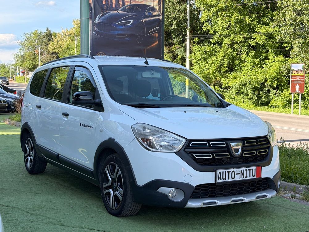 Dacia Lodgy Blue dCi 115 (7-Sitzer) Stepway Selection Blue 2022