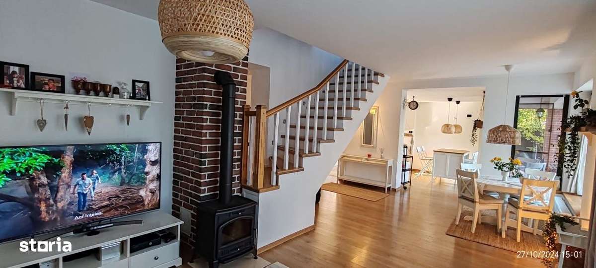 Tunari, Str. Campului, Casa tip Vila, 5 Camere, Teren 1900 mp - Imagine principală: 4/6