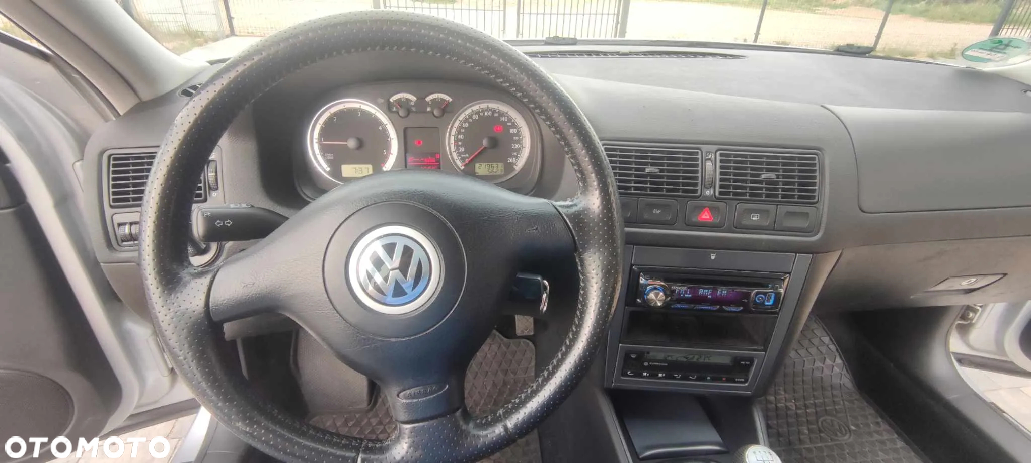 Volkswagen Golf - 8