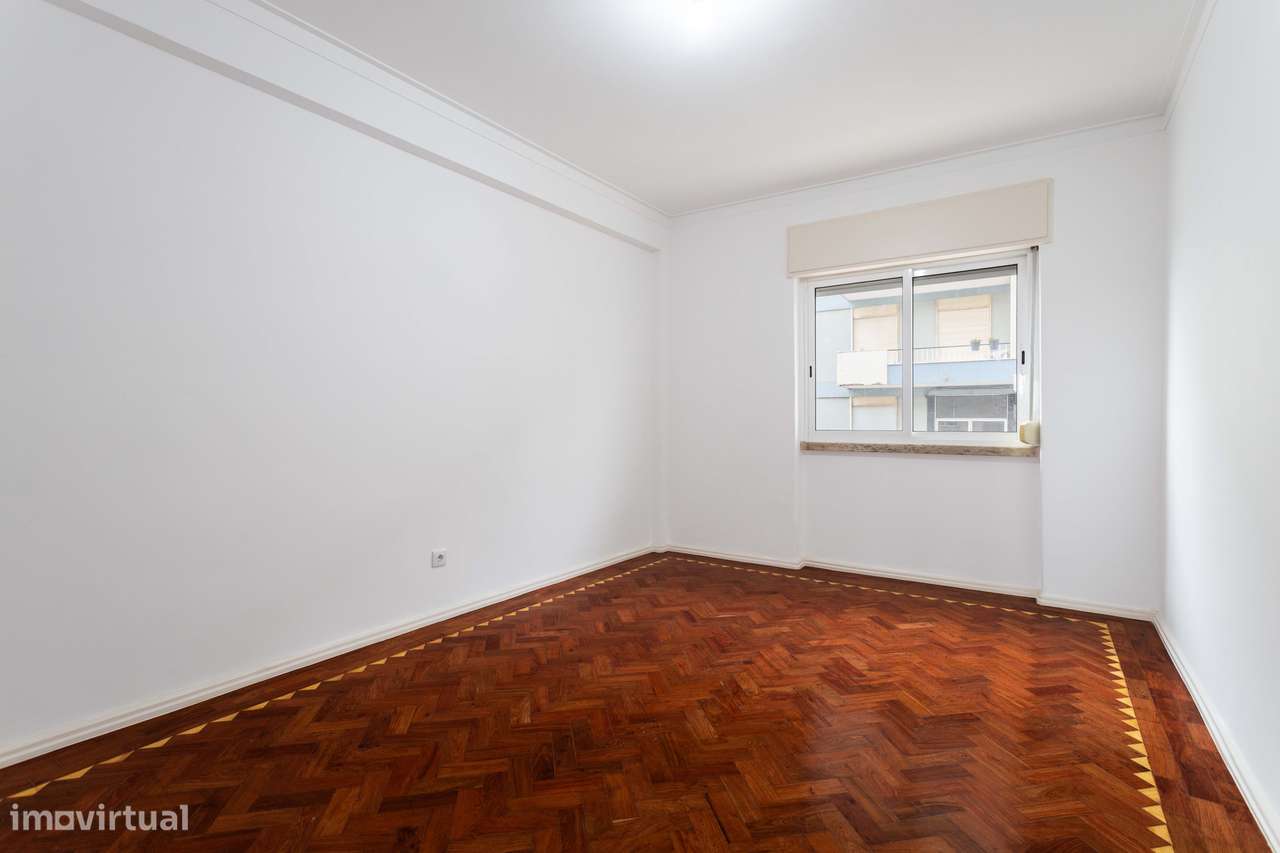 Aproveite o Conforto Moderno Neste Charmoso T2 Remodelado no Coração d - Grande imagem: 4/23