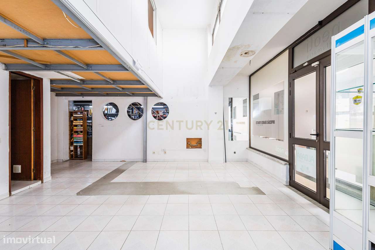 Loja com Mezzanine no Centro de Leiria - Galerias São José - Grande imagem: 4/11