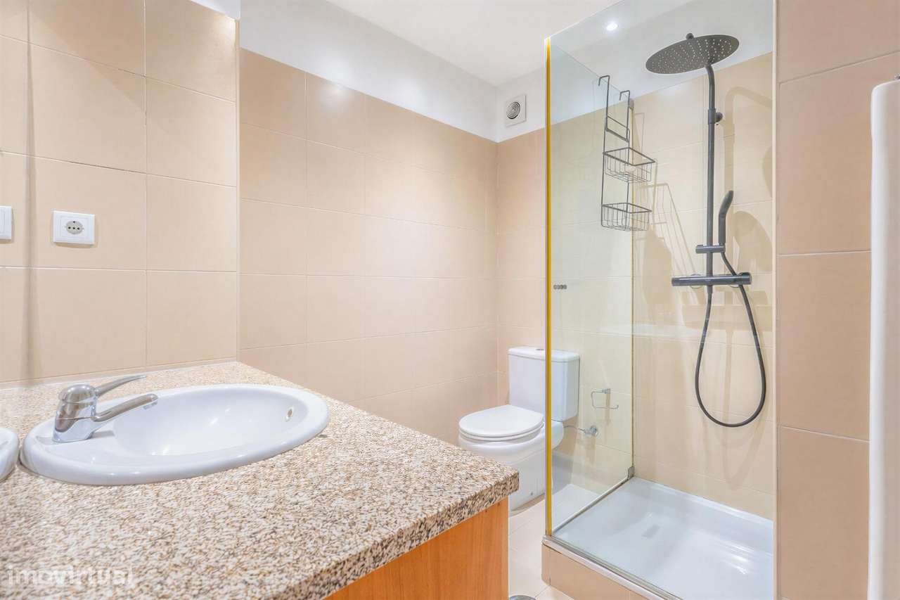 Apartamento T2 Renovado | Centro da Senhora da Hora | Terraço,...-15