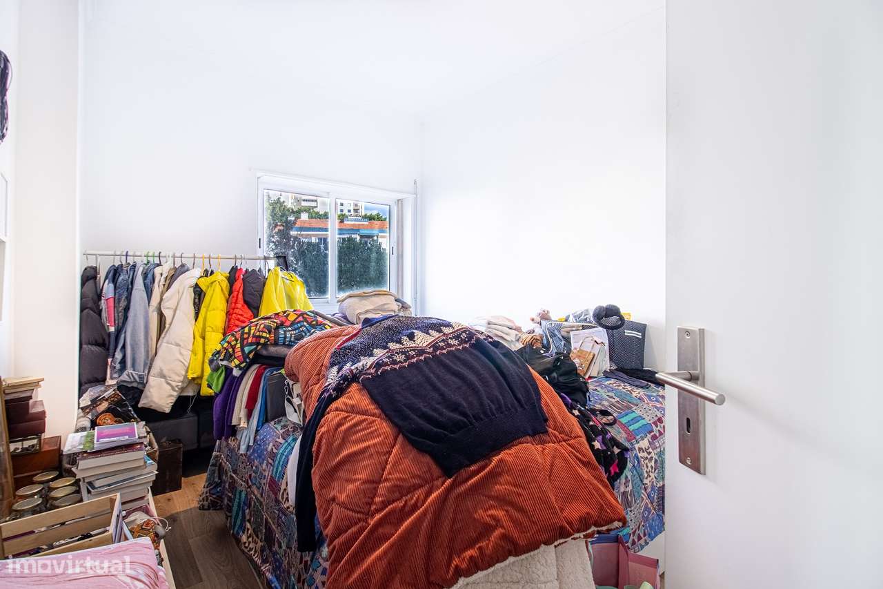 Apartamento T4 remodelado em Carnaxide-10