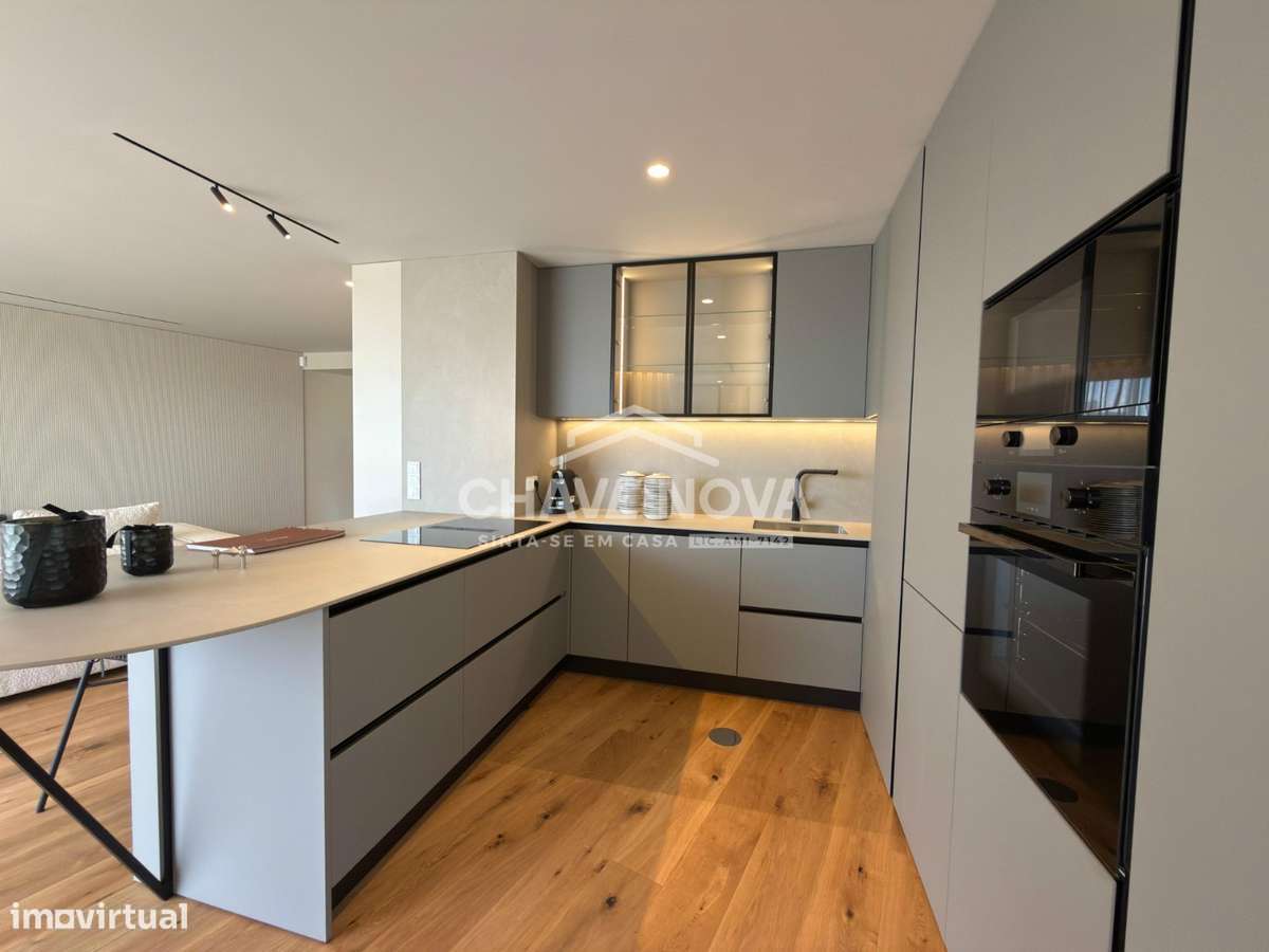 Apartamento T3 São Félix da Marinha Vista Mar Garagem Box 2 Carros-6