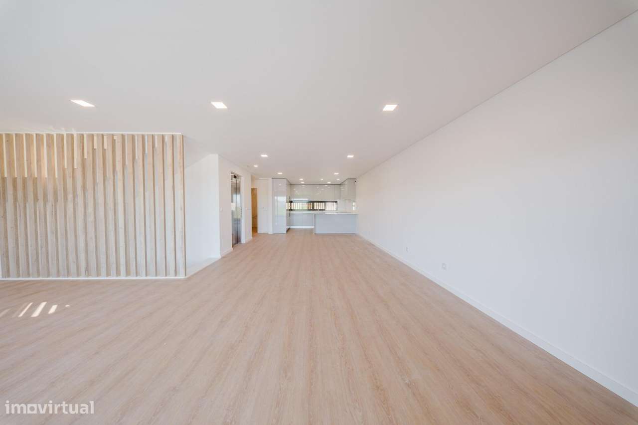 Moradia T5 de Luxo com Piscina e Vista Panorâmica em Mealhada, Loures-17