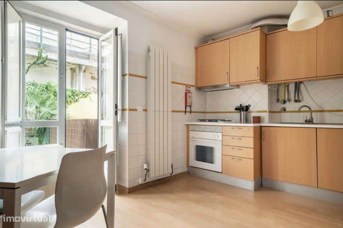 Apartamento com 1 quartos - localizado em Penha Lisbon - Grande imagem: 5/9