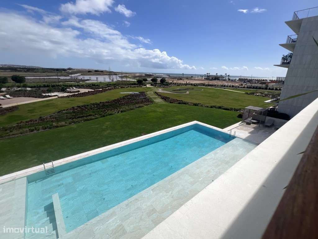 Exclusivo T1 no Prestigiado Condomínio Bayline - Armação de Pêra-21