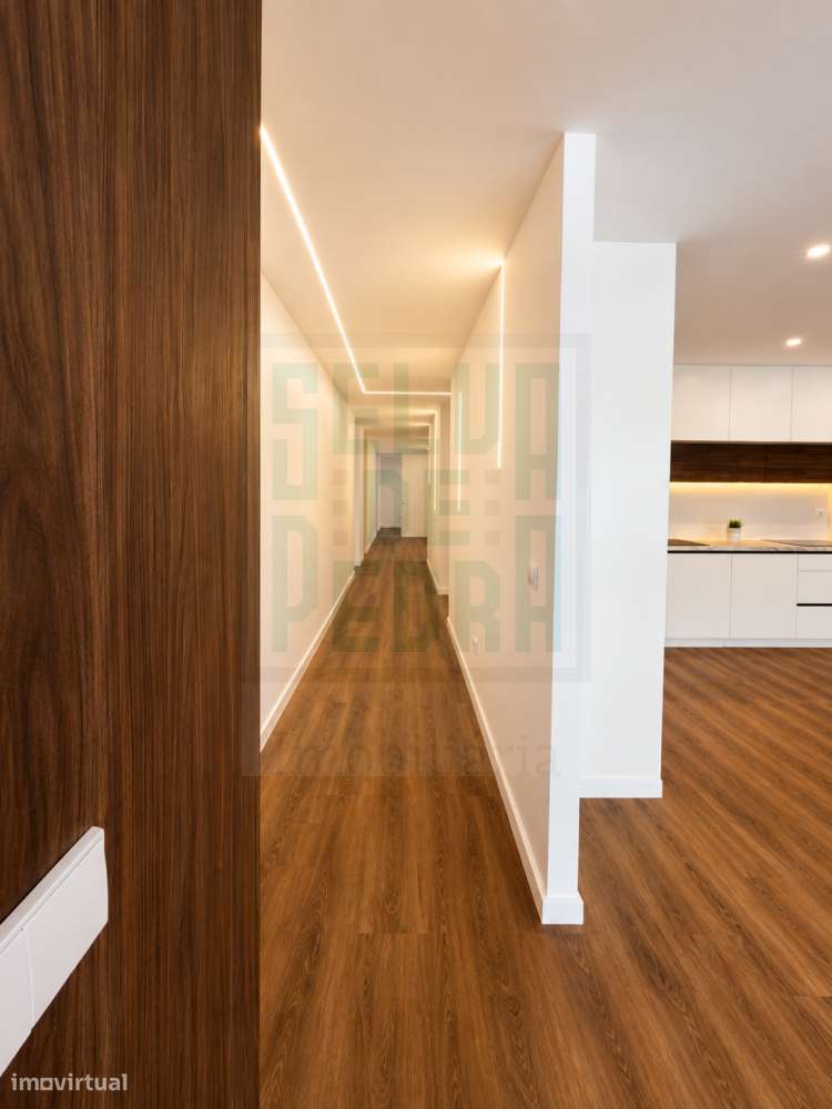 T2+1 Remodelado com 140m² em Paços de Ferreira-7