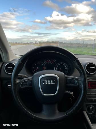 Audi A3 2.0 TDI DPF Ambiente - 8