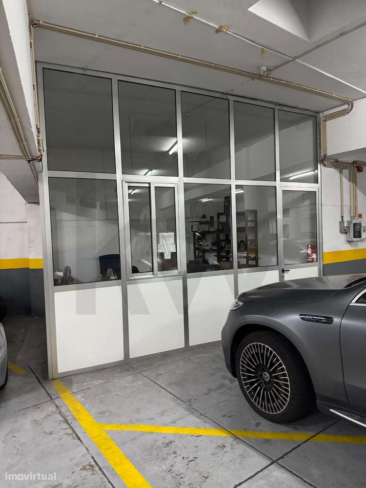 Garagem para Estacionamento – Junto à Praça de Velasquez (Porto) - Grande imagem: 4/8