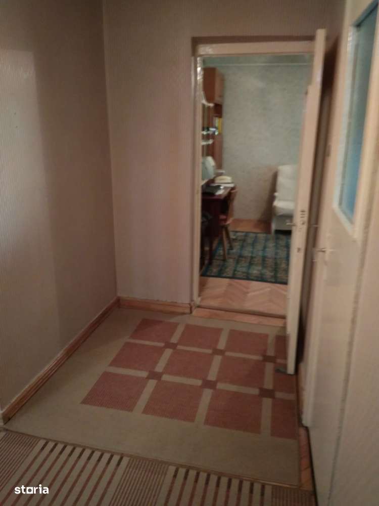 Vand 3 camere dec Mazepa 1 et 4/4 pret 75.000 euro-1