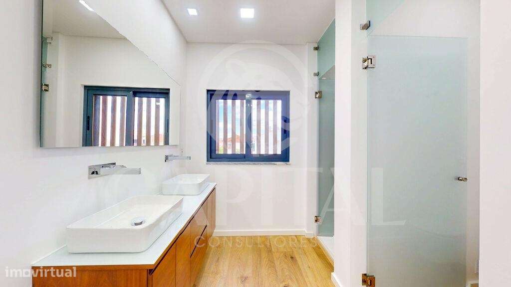 Magnífica Moradia T4 com Piscina e Terraço, em condomínio fechado-31