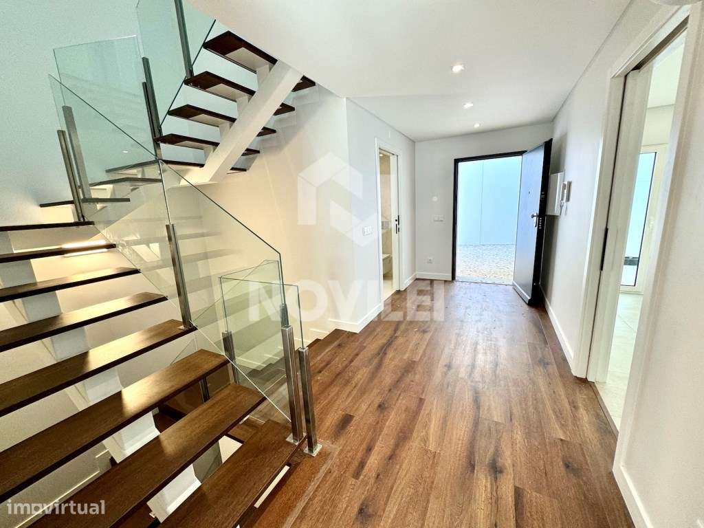 Moradia T3 em condomínio Fechado no centro de Leiria.-8