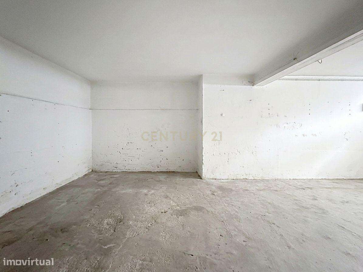 Casa T2  + 1 em, Alcobaça - Vista Deslumbrante para a natureza1 k de A-35