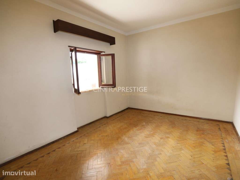Moradia Isolada de 7 Assoalhadas em Montelavar - Sintra-16