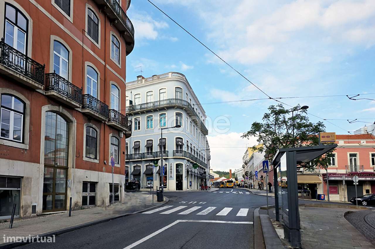 Loja 130m², estrategicamente localizado na Rua de Alcântara - Grande imagem: 2/24