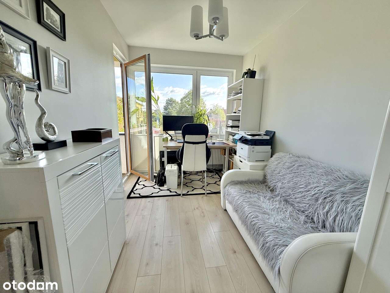 Nowoczesny dom, w którym każdy detal pracuje na Twój komfort-14