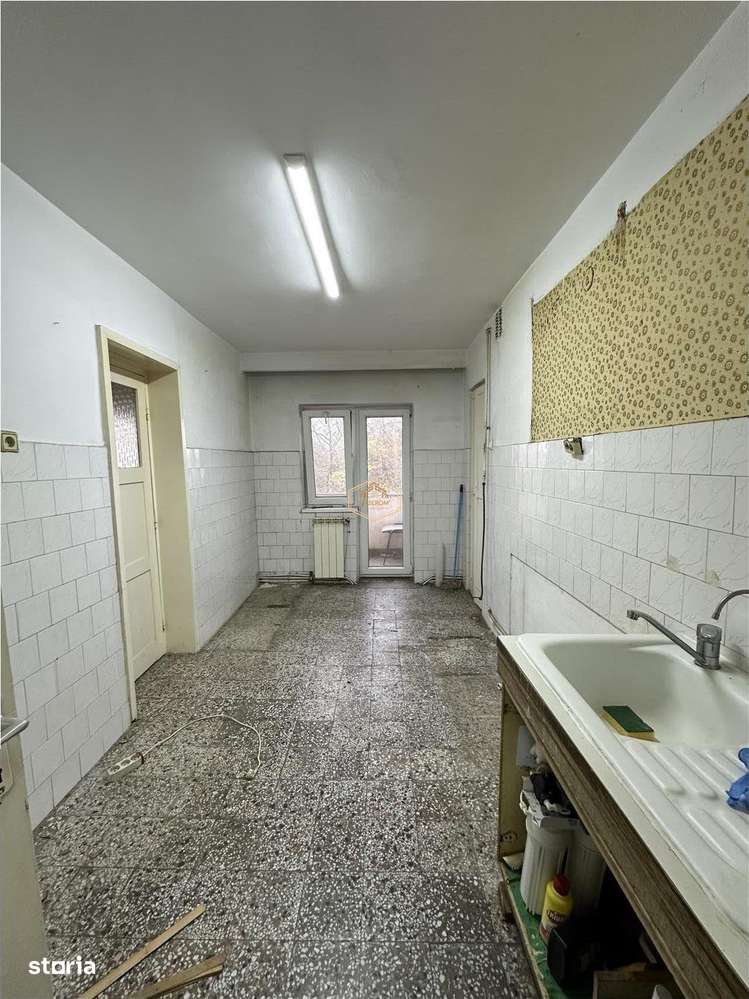 Central | Apartament spatios cu 4 camere | Etaj I-7