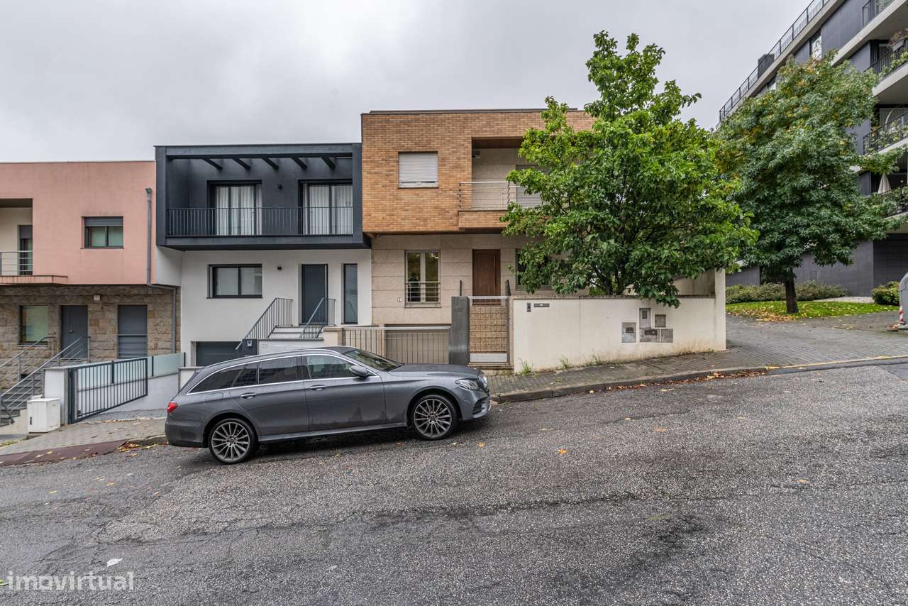 Moradia T3 + escritório à venda em Fraião - Braga-44