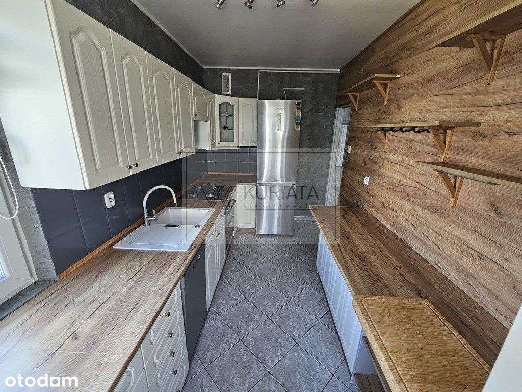 Pierwsze piętro 3 pokoje z balkonem-3