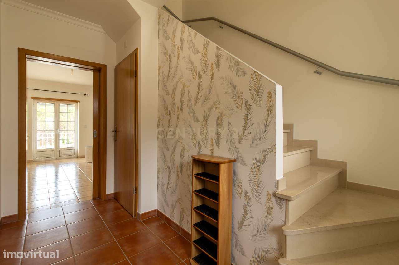 Espaçosa Moradia T3 em União das Freguesias de Coz, Alcobaça - Grande imagem: 4/35