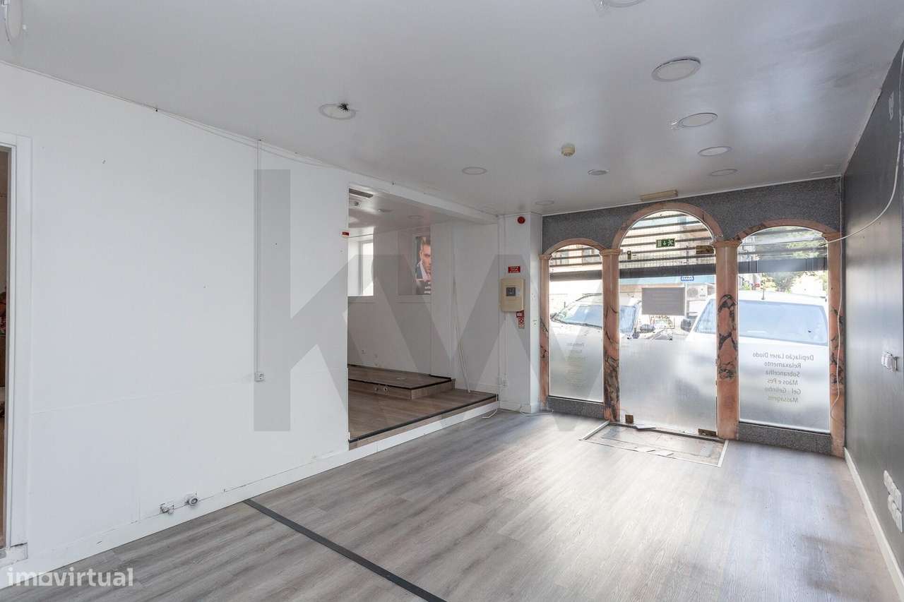 Espaço Comercial – Antigo T2 Transformado em Loja | Queluz - Grande imagem: 3/21