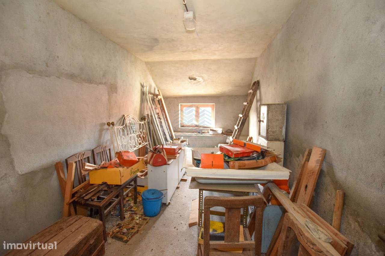 Moradia T7 com Garagem e Armazém - Alcorochel - Torres Novas-34