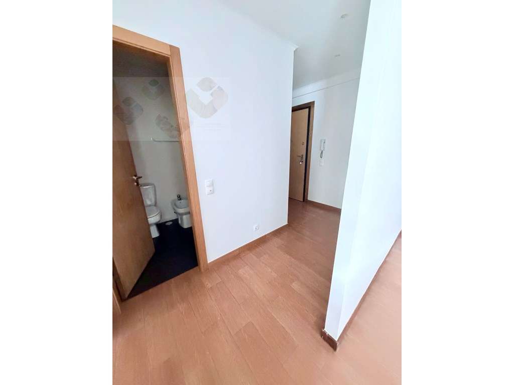 Amadora Venteira, Excelente T1, Remodelado e Equipado, Oportunidade...-12