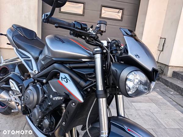 Triumph Street Triple - 36