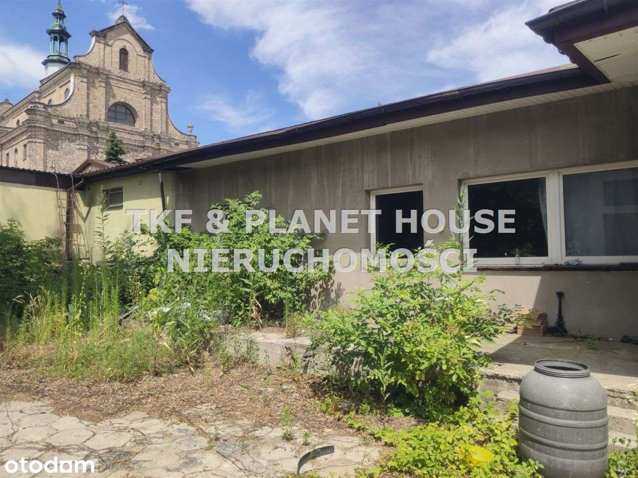 Na sprzedaż kompleks lokali handlowo - usługowych-9