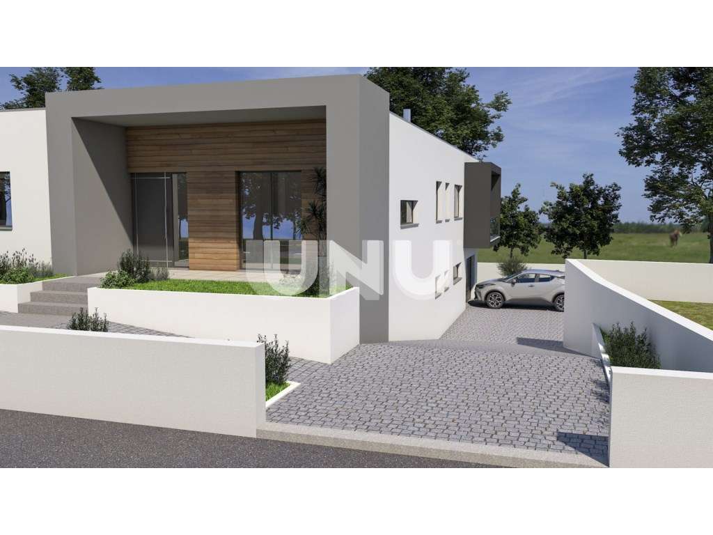 Moradia Isolada T4 - Rodeada de Natureza - Grande imagem: 4/18