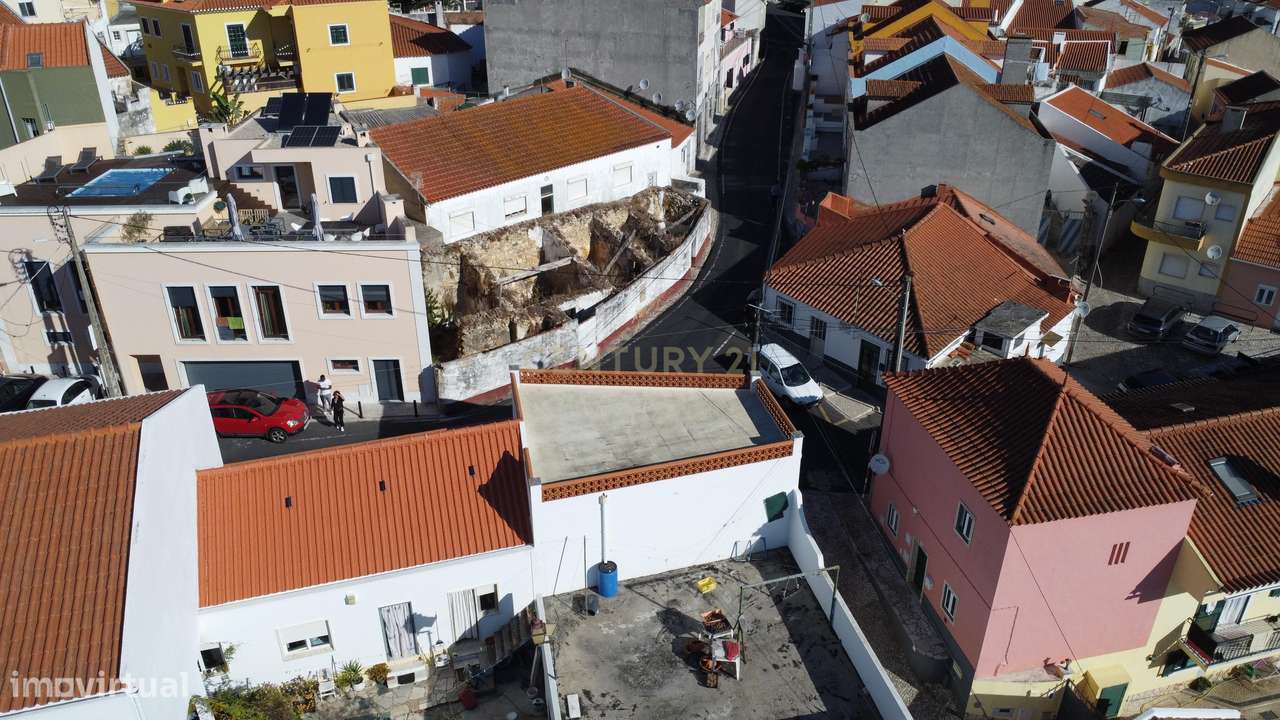 Prédio em Ruína para Reabilitação Total – Oportunidade em Fanhões, Lou-4