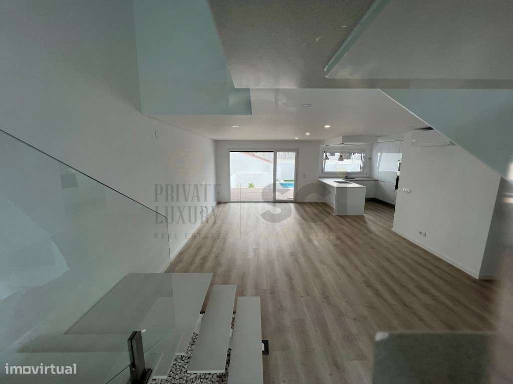 Moradia T4 Quinta Santa Maria - Charneca Piscina e Garagem - Grande imagem: 5/28