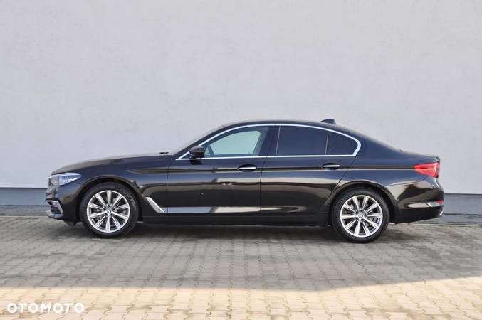 BMW Seria 5 520d Luxury Line sport - 9