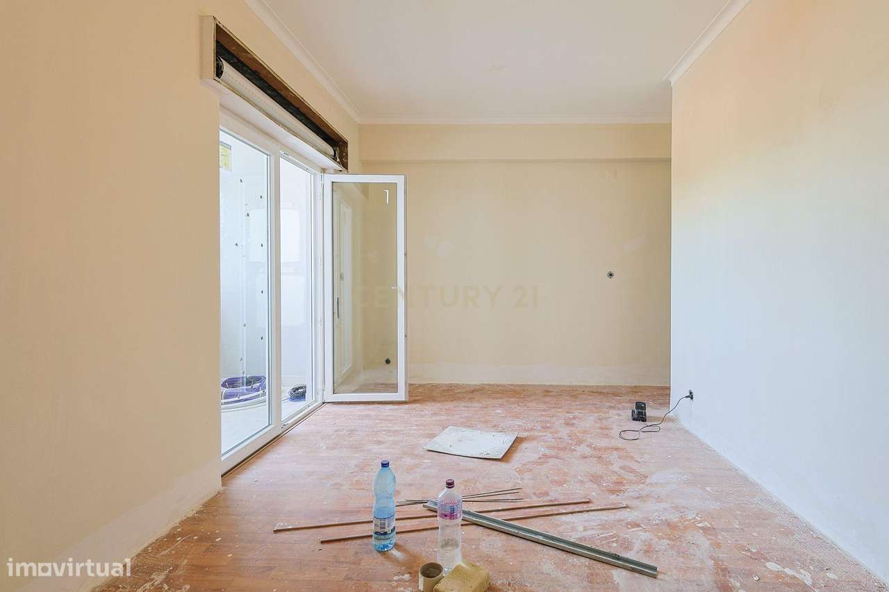 T3 totalmente remodelado em Vale de Milhaços, Corroios-7