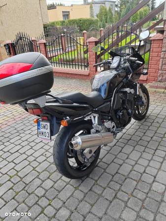 Yamaha FZS - 6