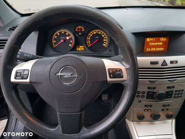 Opel Astra - 33
