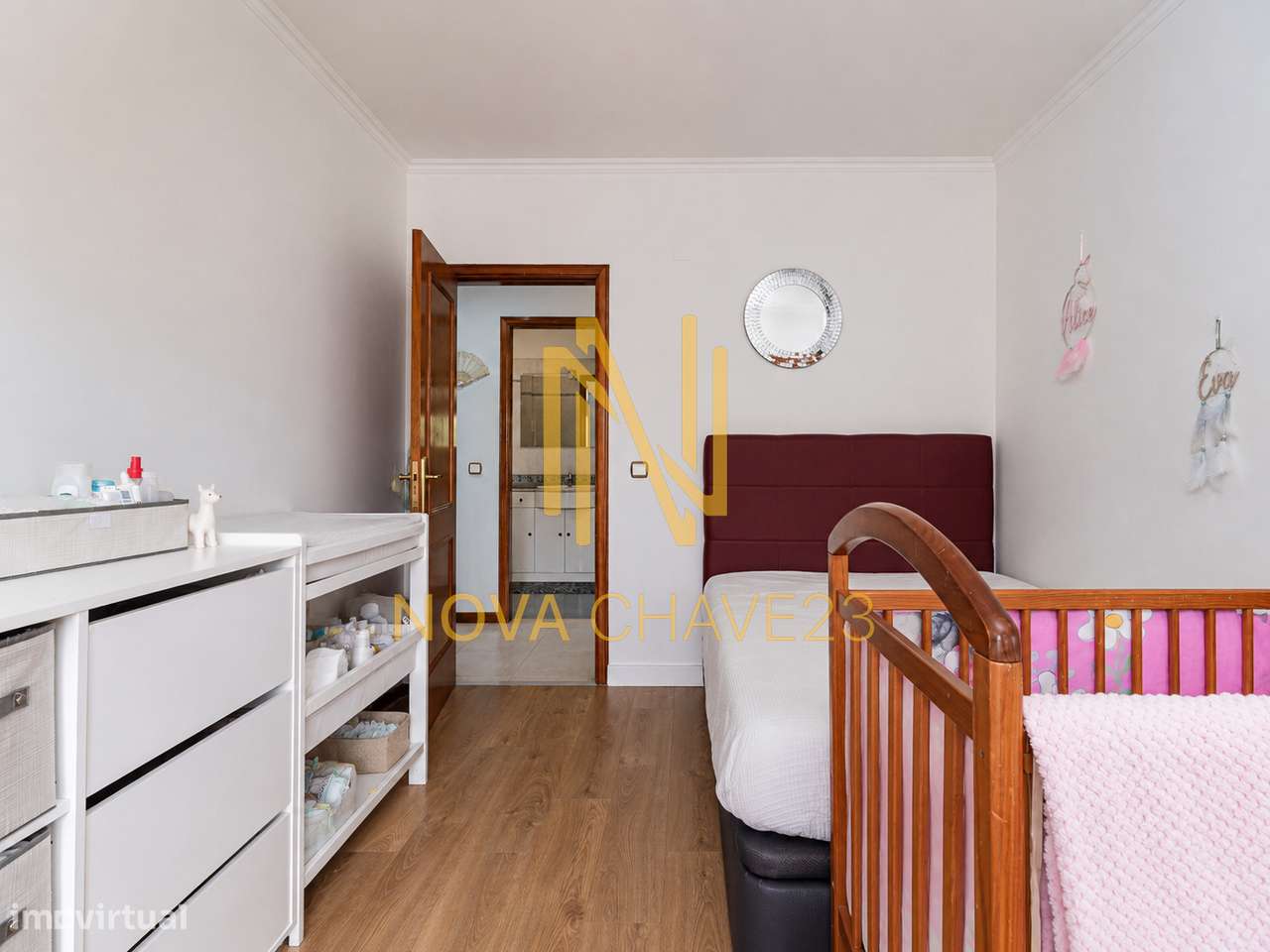 Apartamento T2 com Suíte nas Campinas Remodelado com Varanda-16