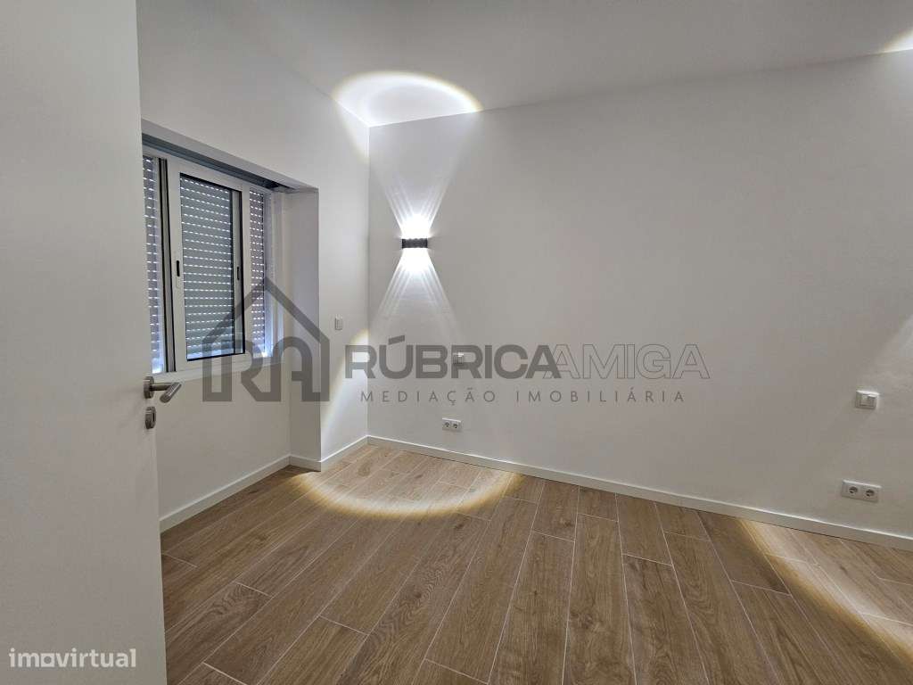 Moradia recuperada com garagem em Loulé-8