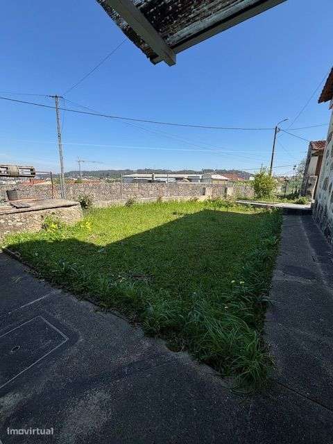 Moradia T2 em São Pedro Fins.-4