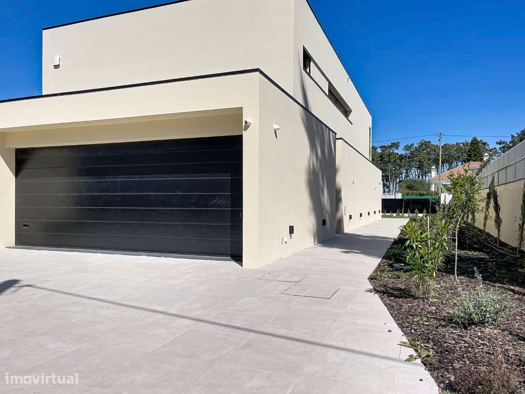 Moradia T5 na Aroeira - Charneca da Caparica.-25