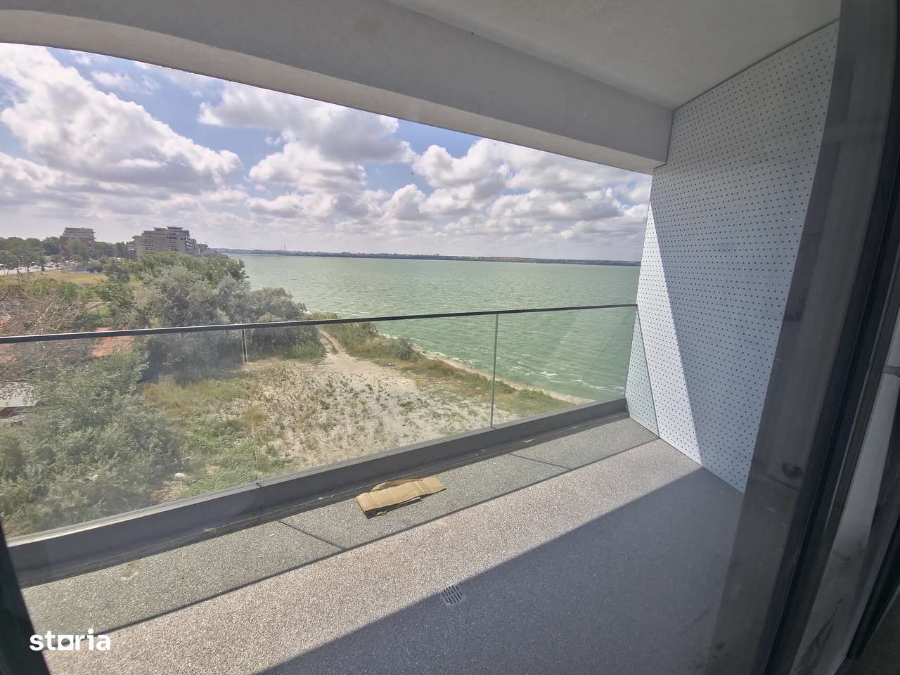 Private Lake Butoaie Mamaia studio vedere superbă la lac TVA inclus-3