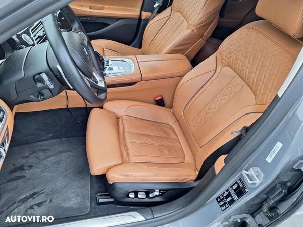 BMW Seria 7 750i xDrive - 26