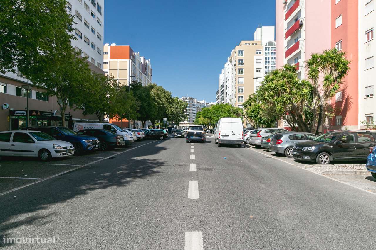 T3 nas Laranjeiras com Parqueamento e Arrecadação-28