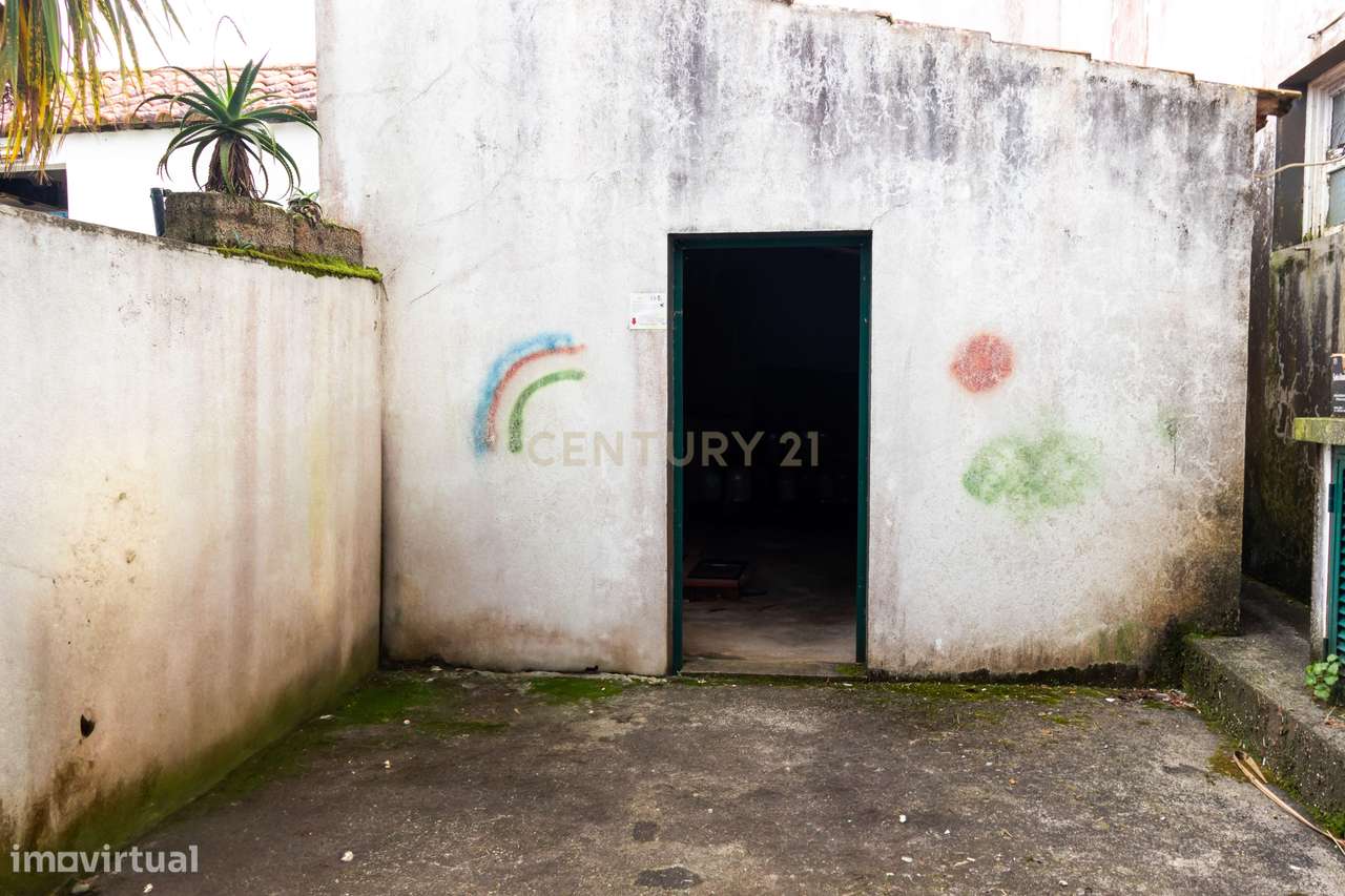 Imóvel de 3 Pisos com Potencial para Turismo ou Negócio-17