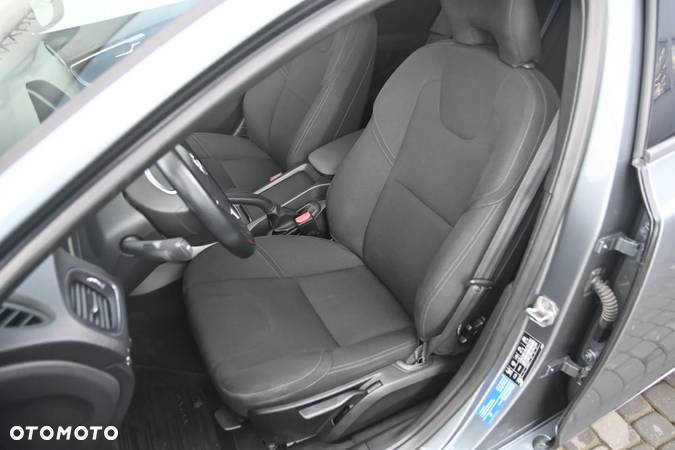 Volvo V40 T3 Kinetic - 12